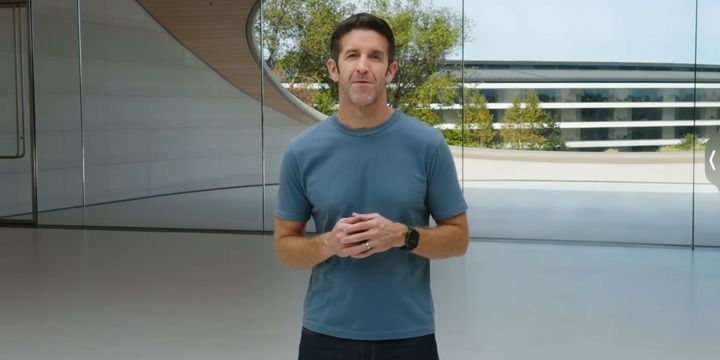 Тим Кук тихонько нажимает на Джона Тернуса, чтобы наблюдать за командами дизайнеров Apple: отчет